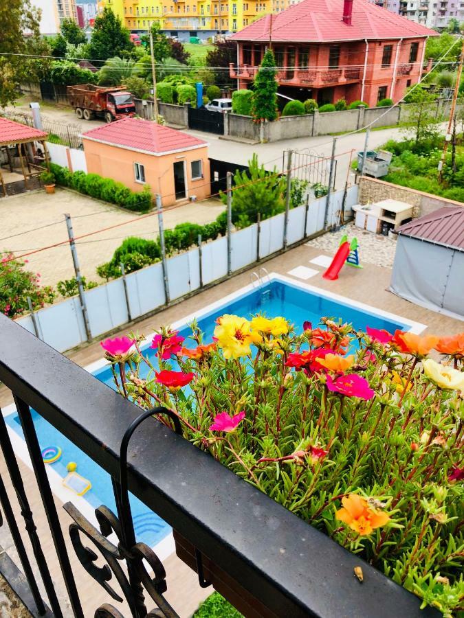 #Home-11 Batoemi Buitenkant foto